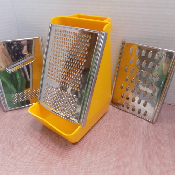 MCM Melamine Rasper Cheese Vegetable Grater Gustavsberg Sweden RARE Retro '70s - Picture 4 of 9